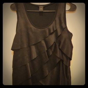 ⭕️ Gorgeous Ann Taylor black top! 💕